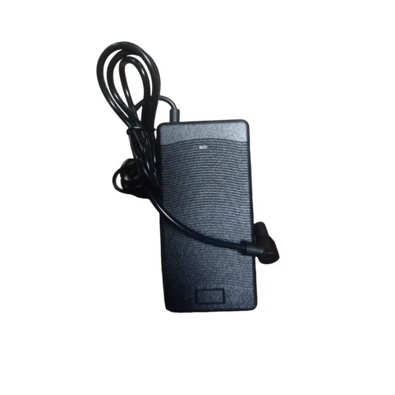 Schnellladegeraet 54.6V fuer Xiaomi Scooter 5 Pro  - 1 Passend: fuer Xiaomi Scooter 5 Pro, ausgelegt auf 54.6V Ladung.Sicher: Sc