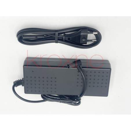 Nabíjačka pre elektrickú kolobežku Xiaomi Electric Scooter 4 Pro (2nd Gen).  - 1 Nabíjačka pre elektrickú kolobežku Xiaomi Elect