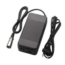Carregador 54,6v 4A para bicicleta elétrica ou scooter elétrica - potência 219W  - 1 Carregador 54,6v 4A para bicicleta elétrica