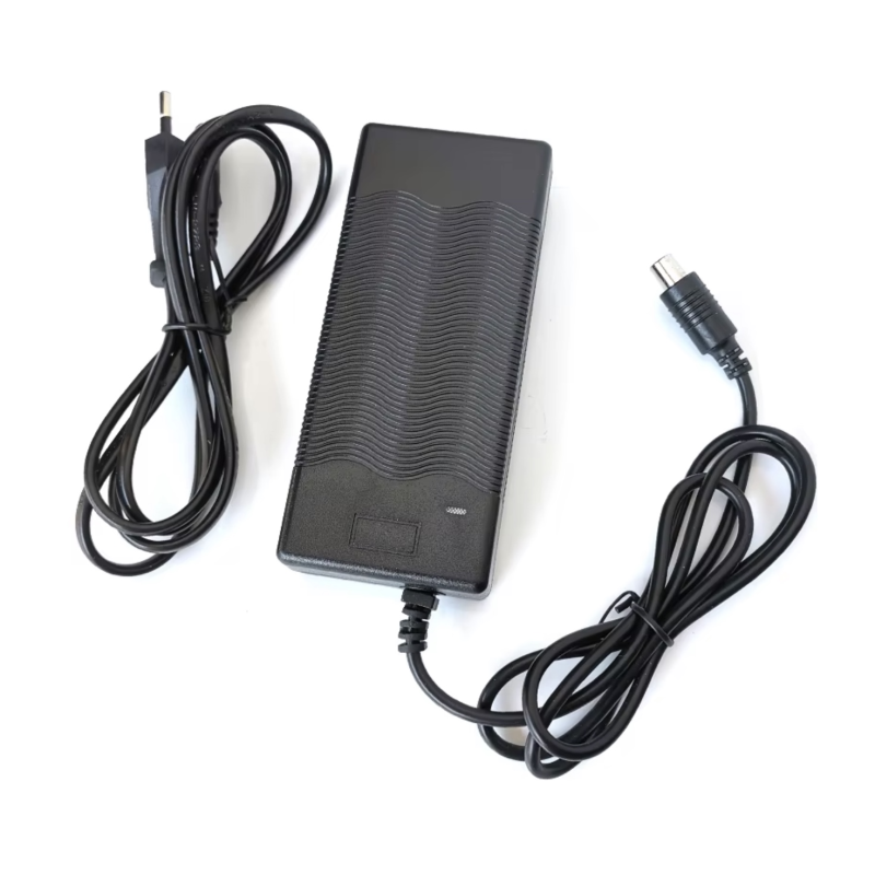 Carregador para bateria interna da scooter elétrica Navee V40  - 1 Carregador para bateria interna da scooter elétrica Navee V40